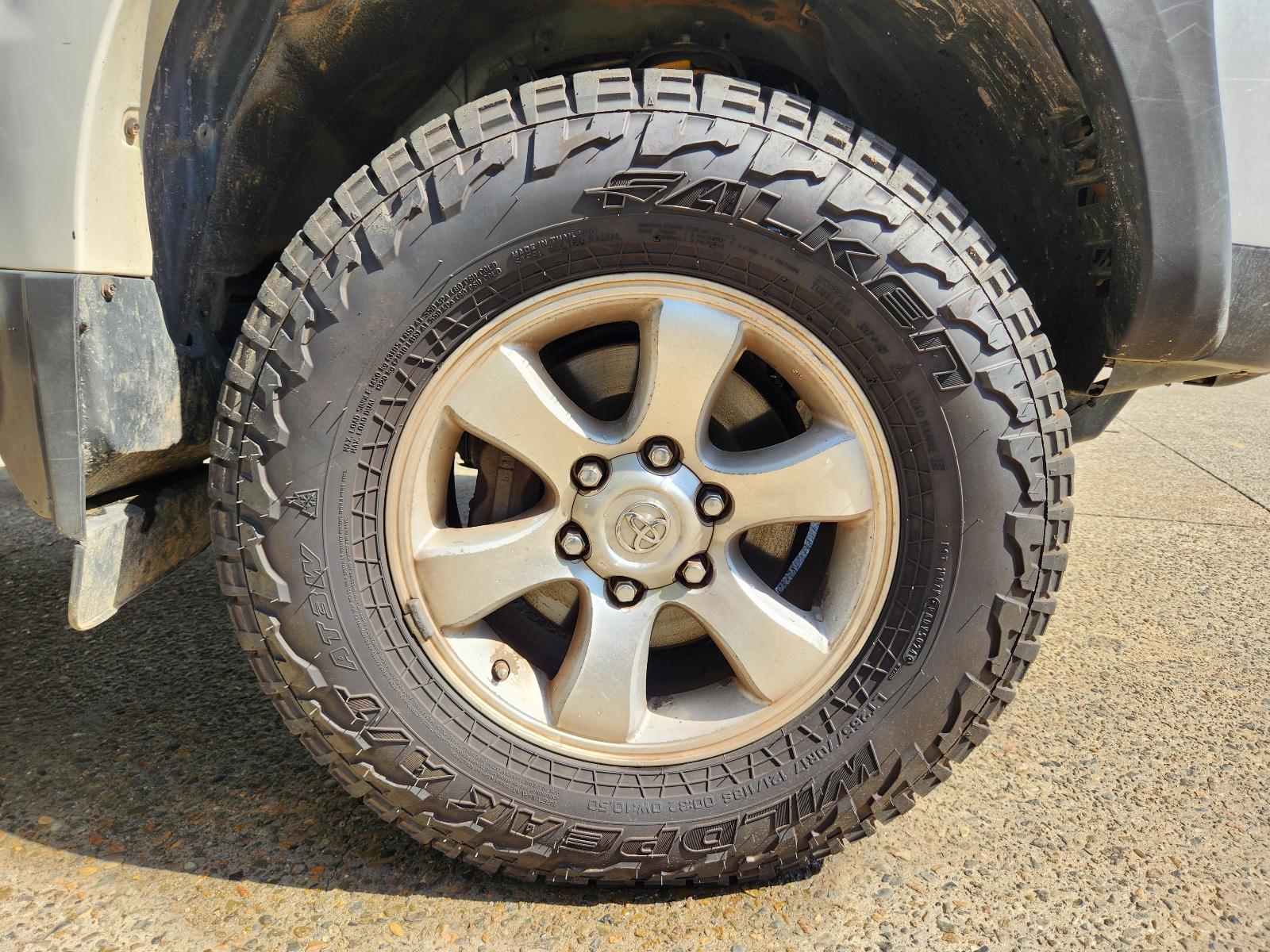 View Toyota Prado 2006 4 Door Station Wagon