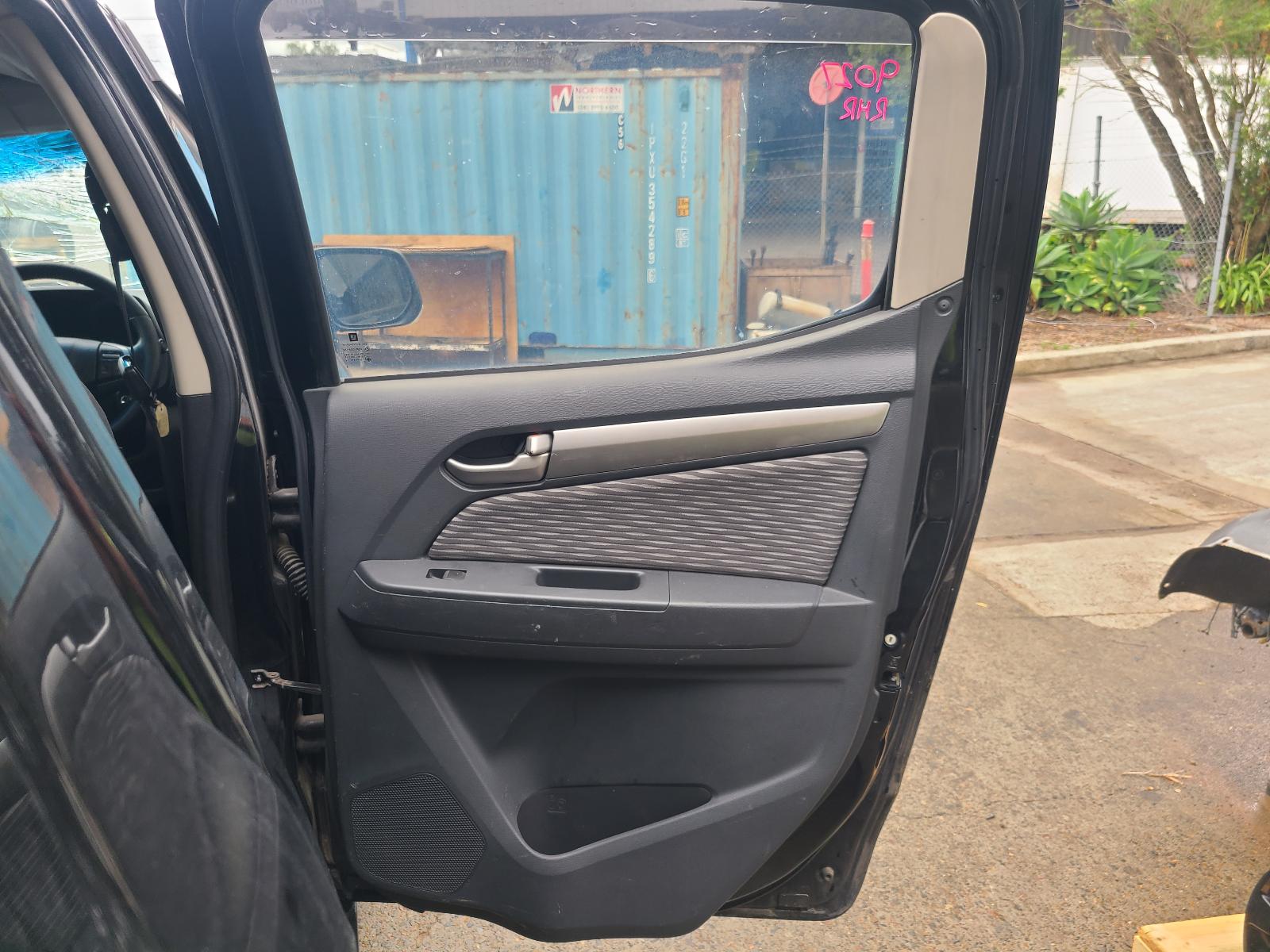 View Holden Colorado 2015 4 Door Utility