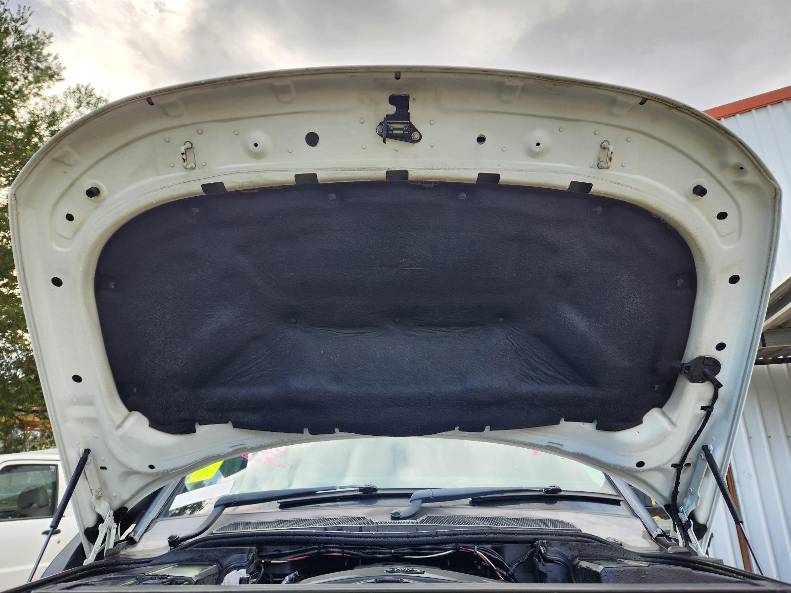 View Land Rover Discovery 2012  