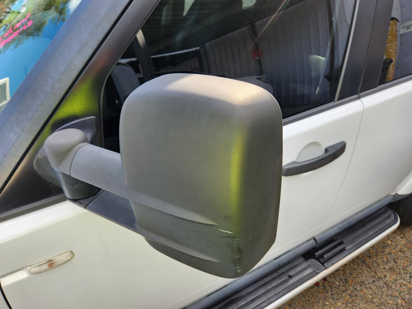View Land Rover Discovery 2012  