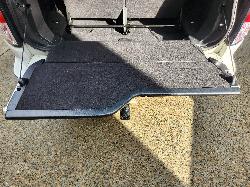 View Land Rover Discovery 2012  