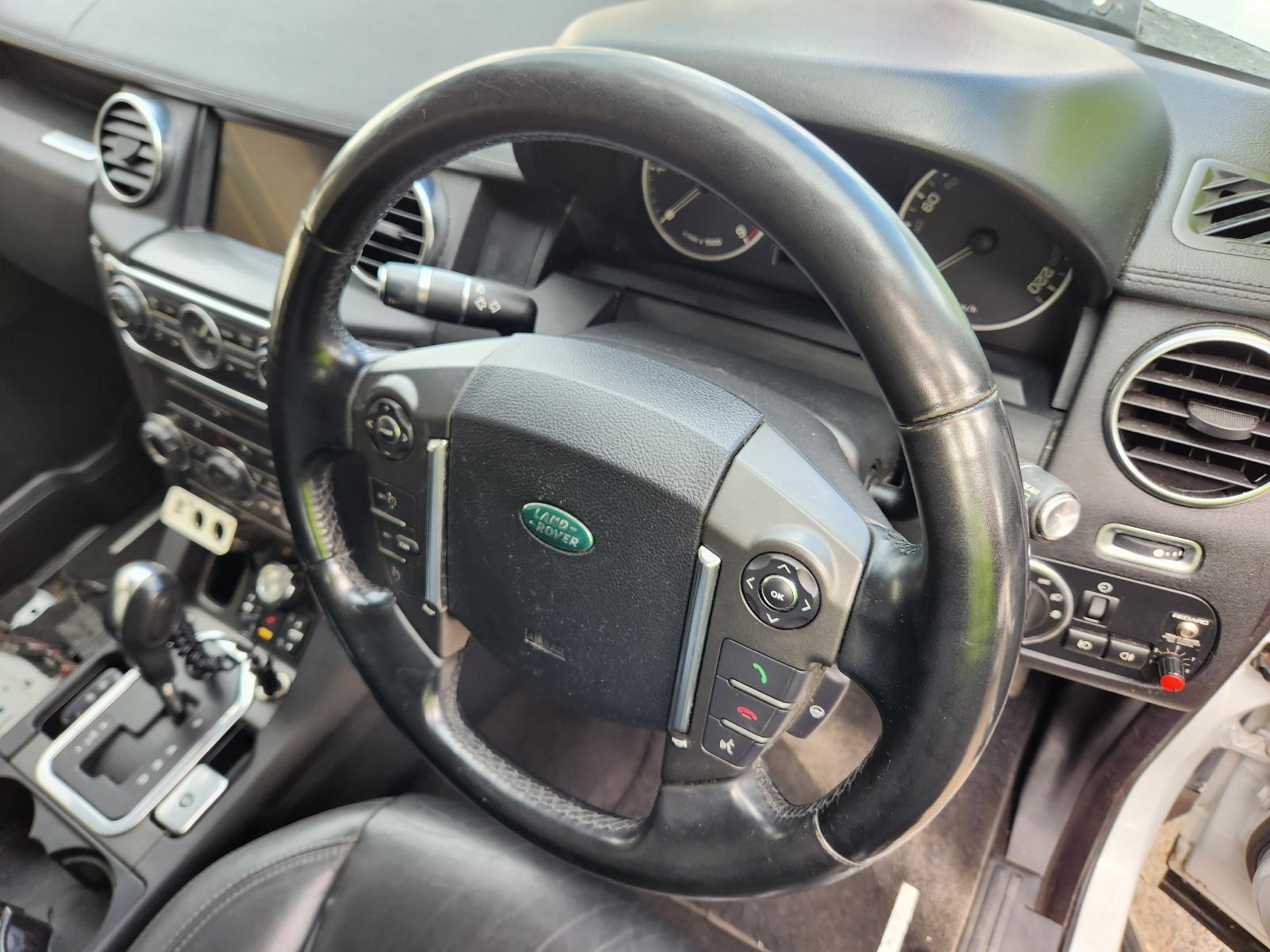View Land Rover Discovery 2012  
