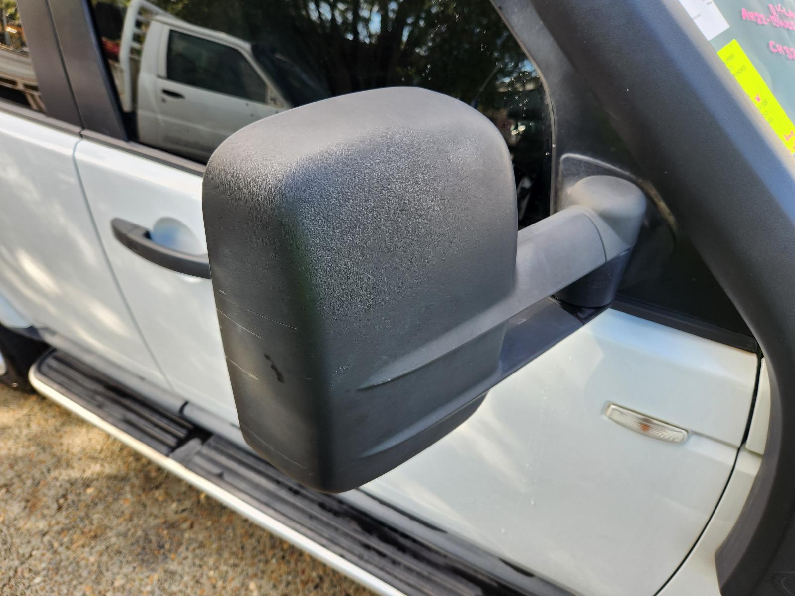 View Land Rover Discovery 2012  