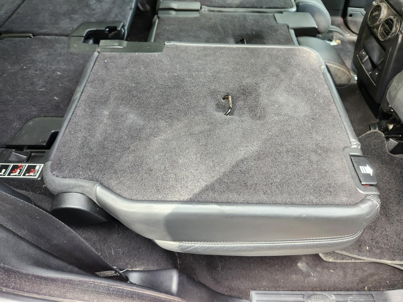 View Land Rover Discovery 2012  