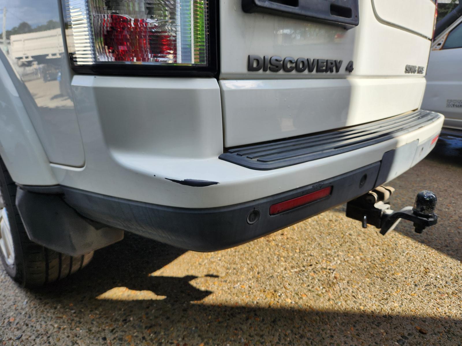 View Land Rover Discovery 2012  