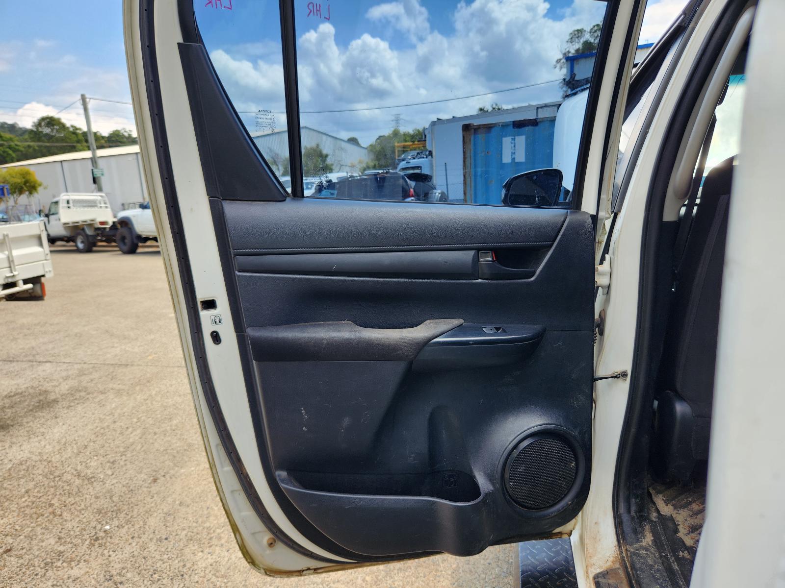 Toyota Hilux 2016 4 Door Pickup View Toyota Hilux 2016 4 Door Pickup