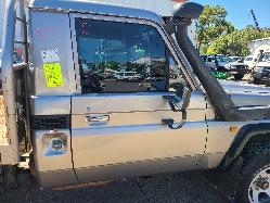 View Toyota Landcruiser 2000 2 Door Pickup