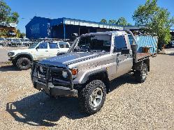 View Toyota Landcruiser 2000 2 Door Pickup