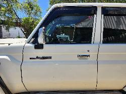 View Toyota Landcruiser 2016 4 Door Station Wagon