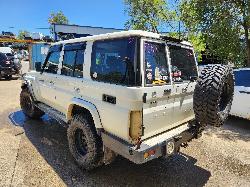 View Toyota Landcruiser 2016 4 Door Station Wagon