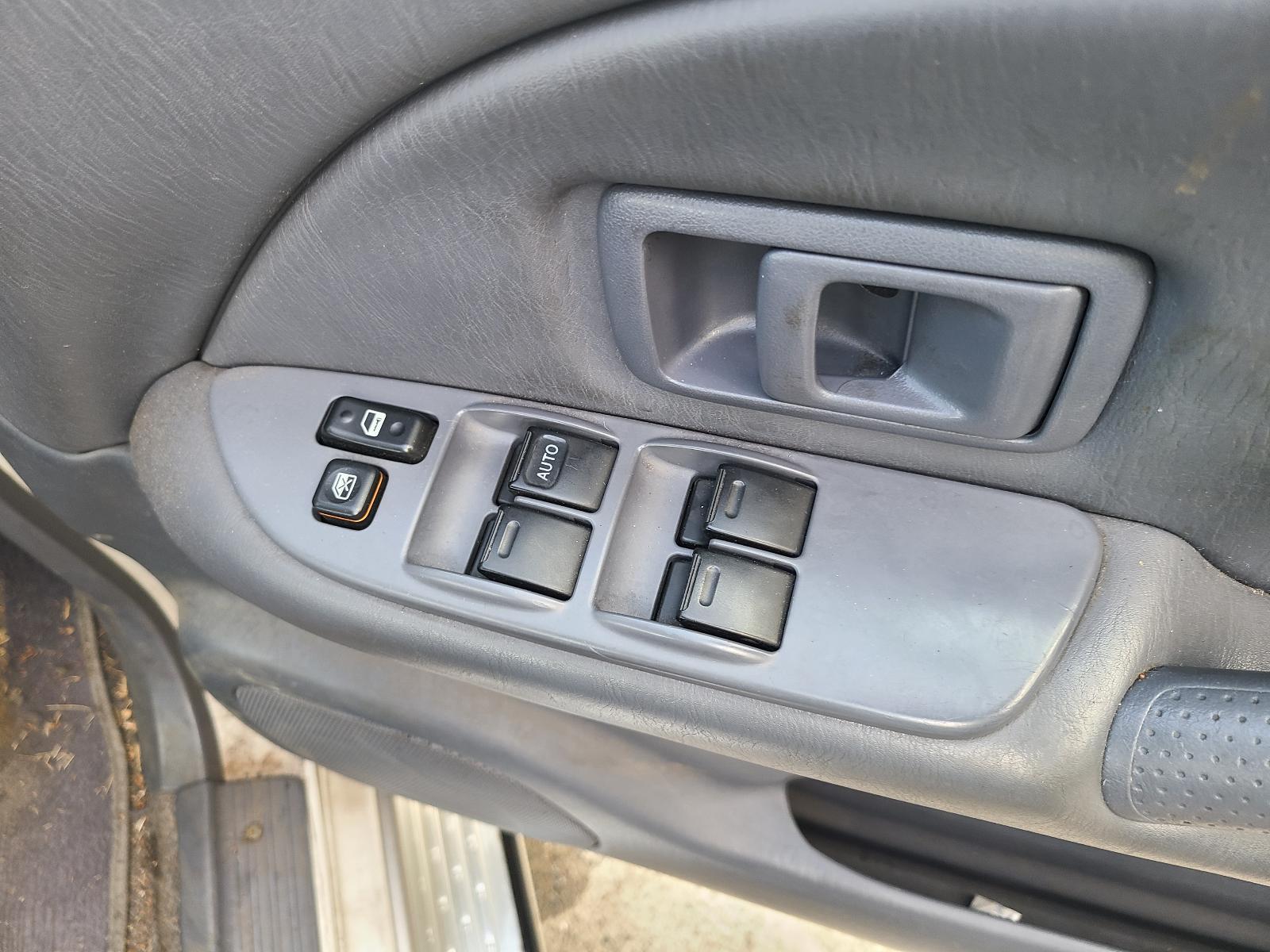 View Toyota Prado 2001 4 Door Station Wagon