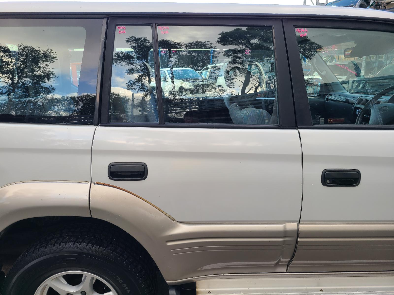 View Toyota Prado 2001 4 Door Station Wagon