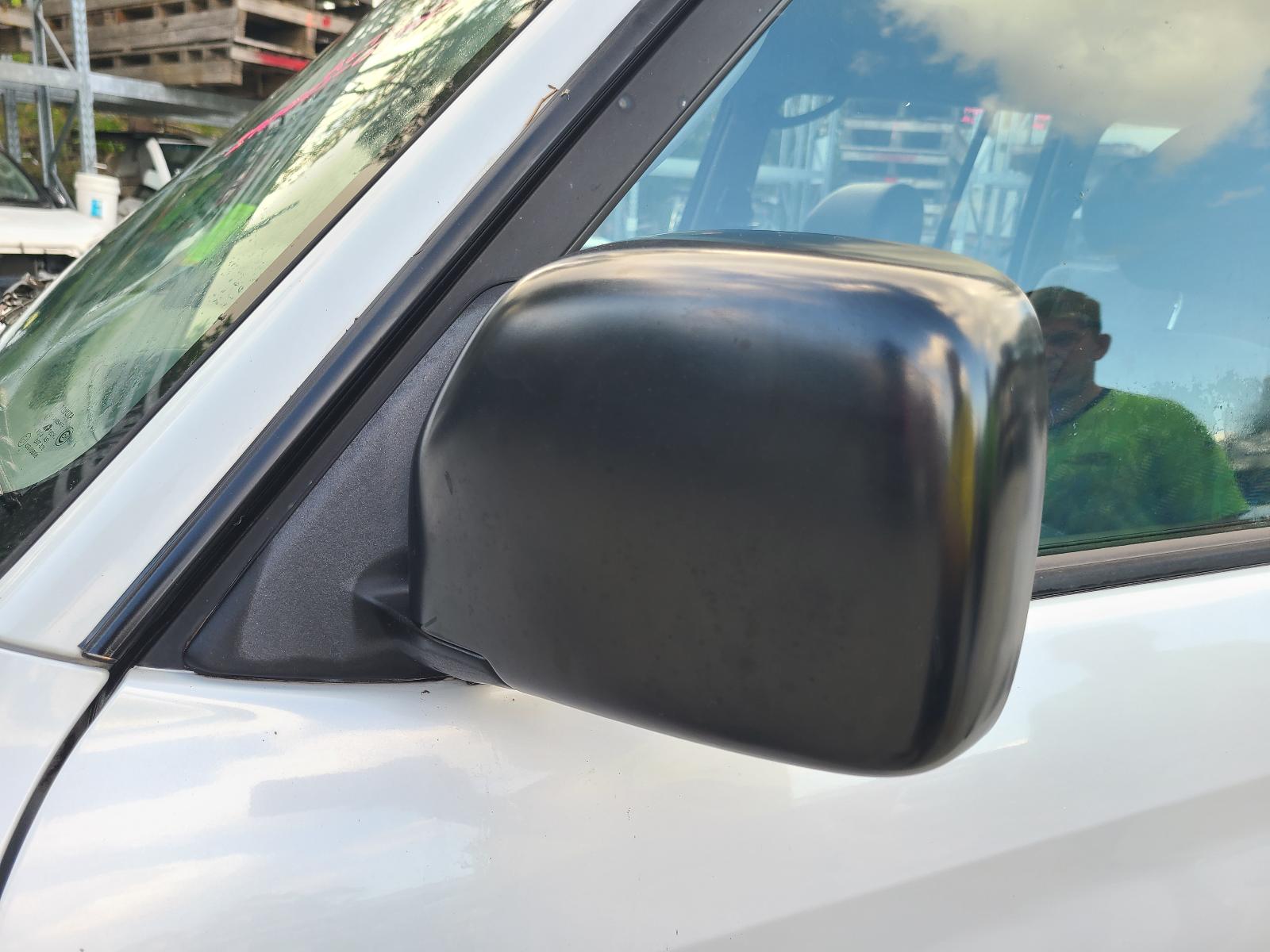 View Toyota Prado 2001 4 Door Station Wagon