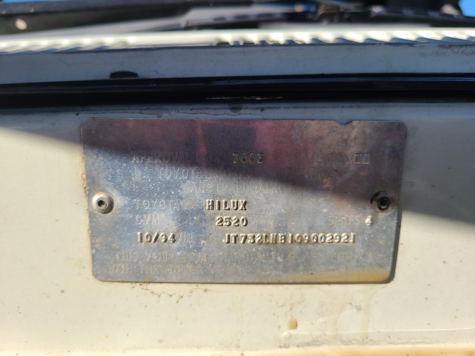 View Auto part Ashtray Toyota Hilux 1994