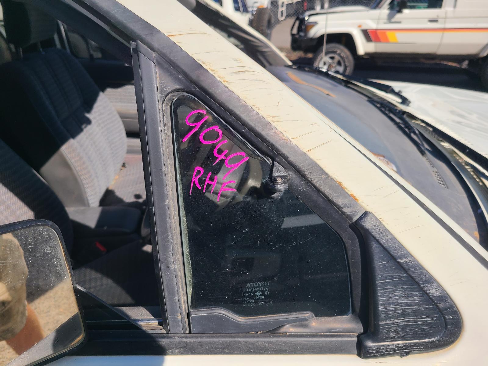 View Auto part Ashtray Toyota Hilux 1994