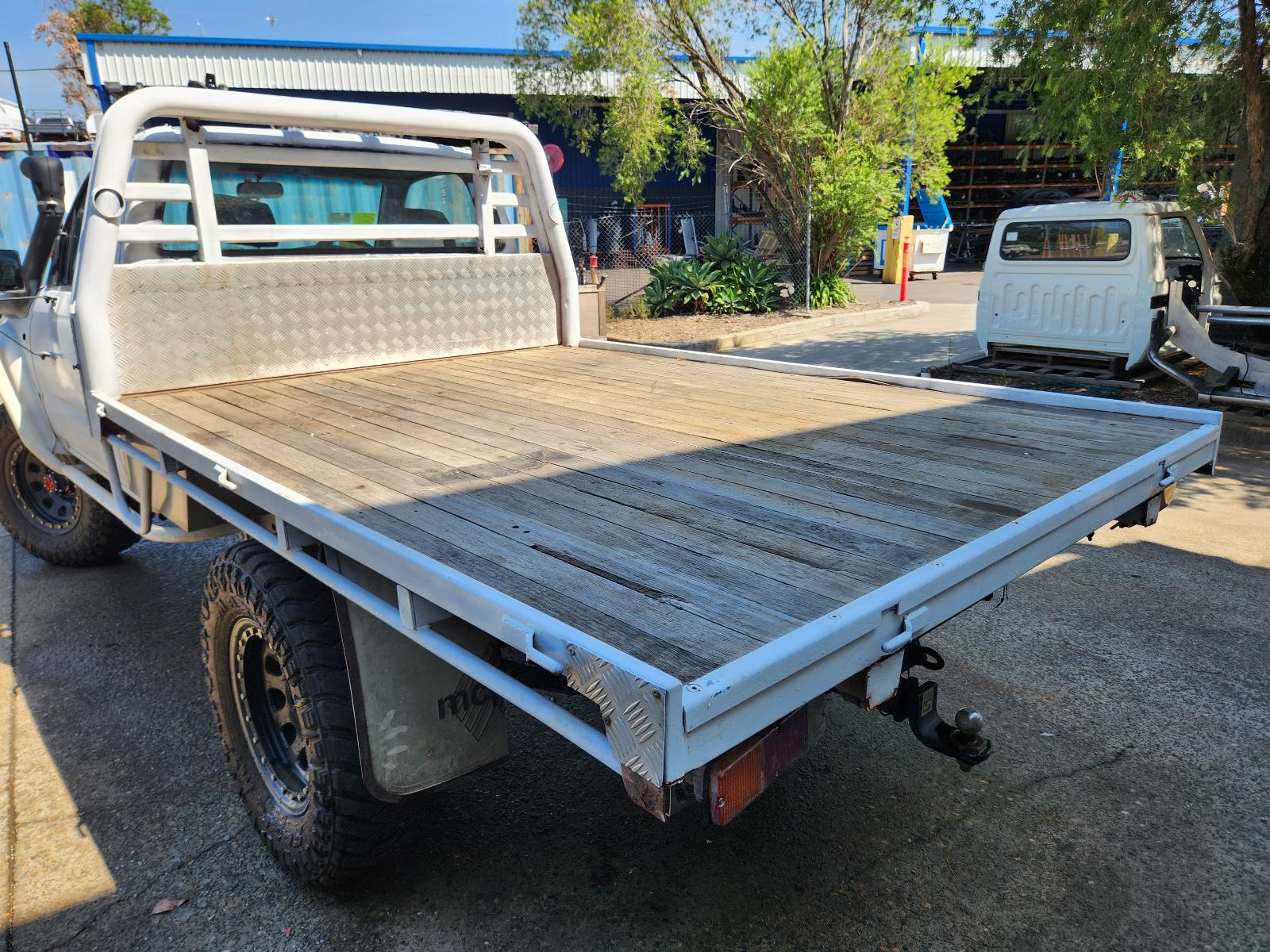 View Toyota Hilux 2005  