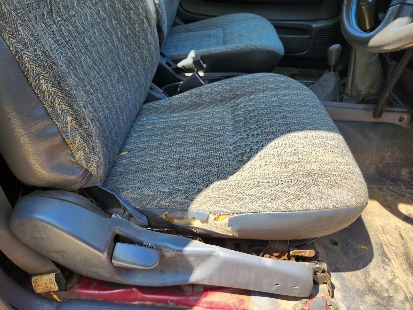 View Toyota Hilux 2005  