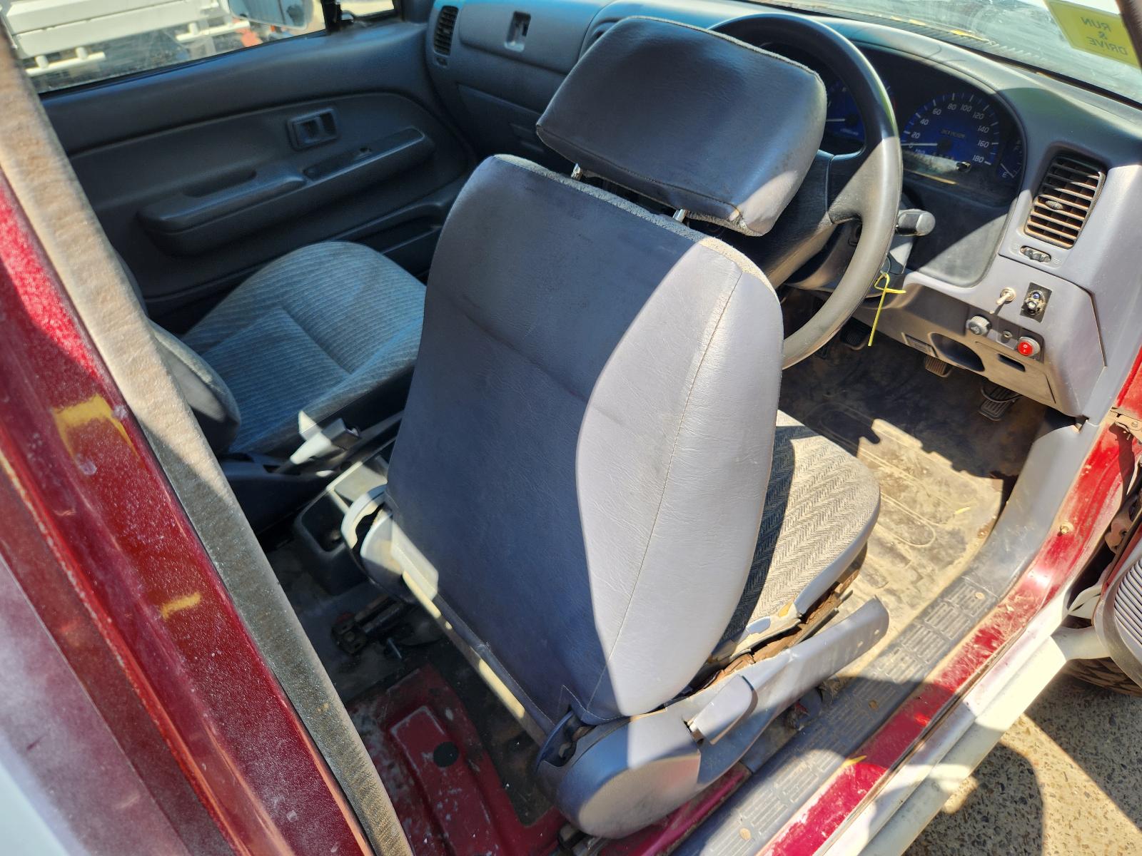 View Toyota Hilux 2005  