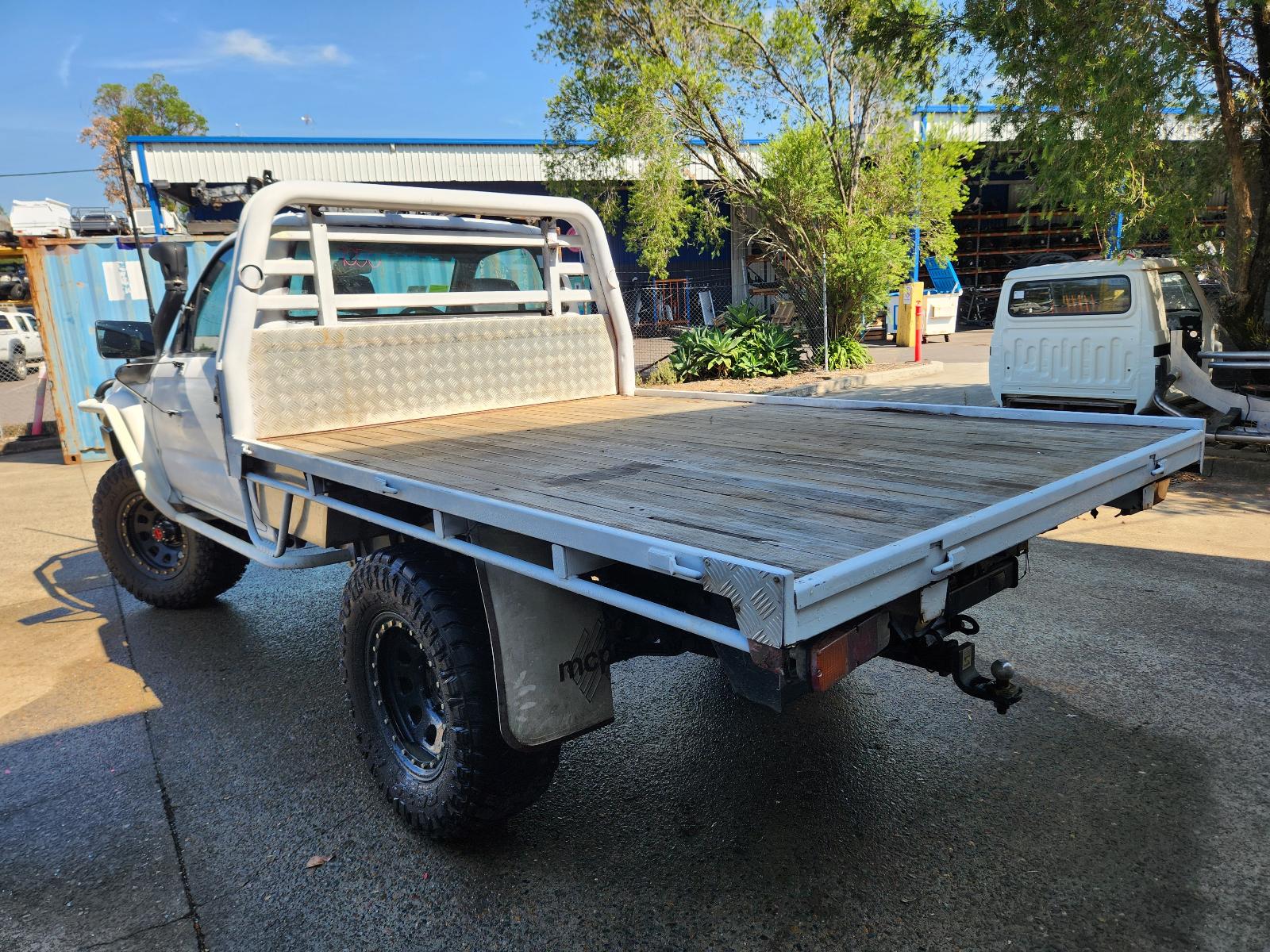 View Toyota Hilux 2005  