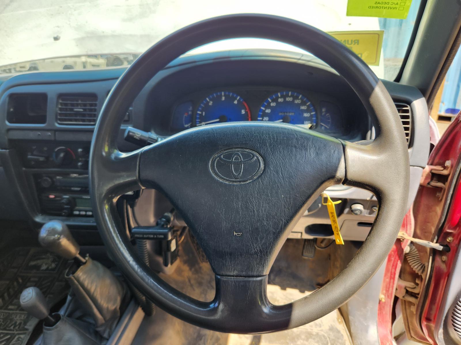 View Toyota Hilux 2005  