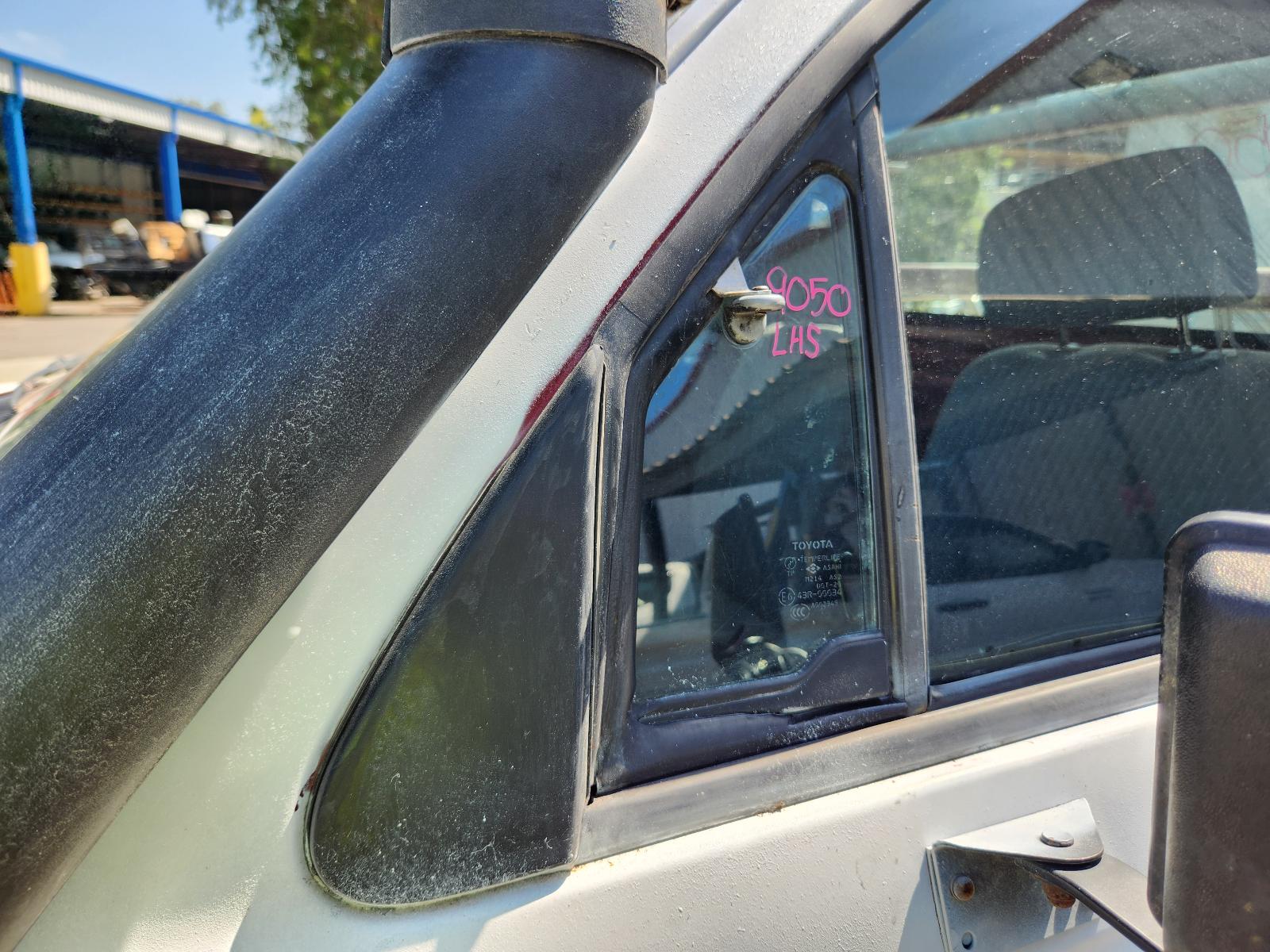 View Toyota Hilux 2005  