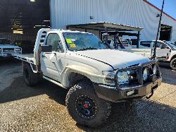 View Toyota Hilux 2005  