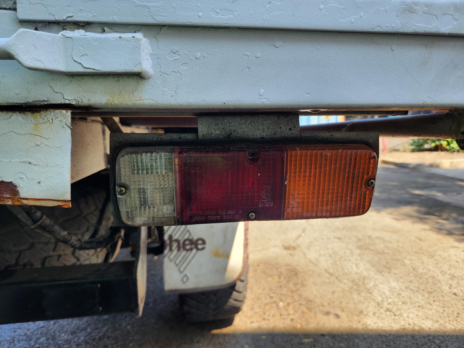 View Toyota Hilux 2005  