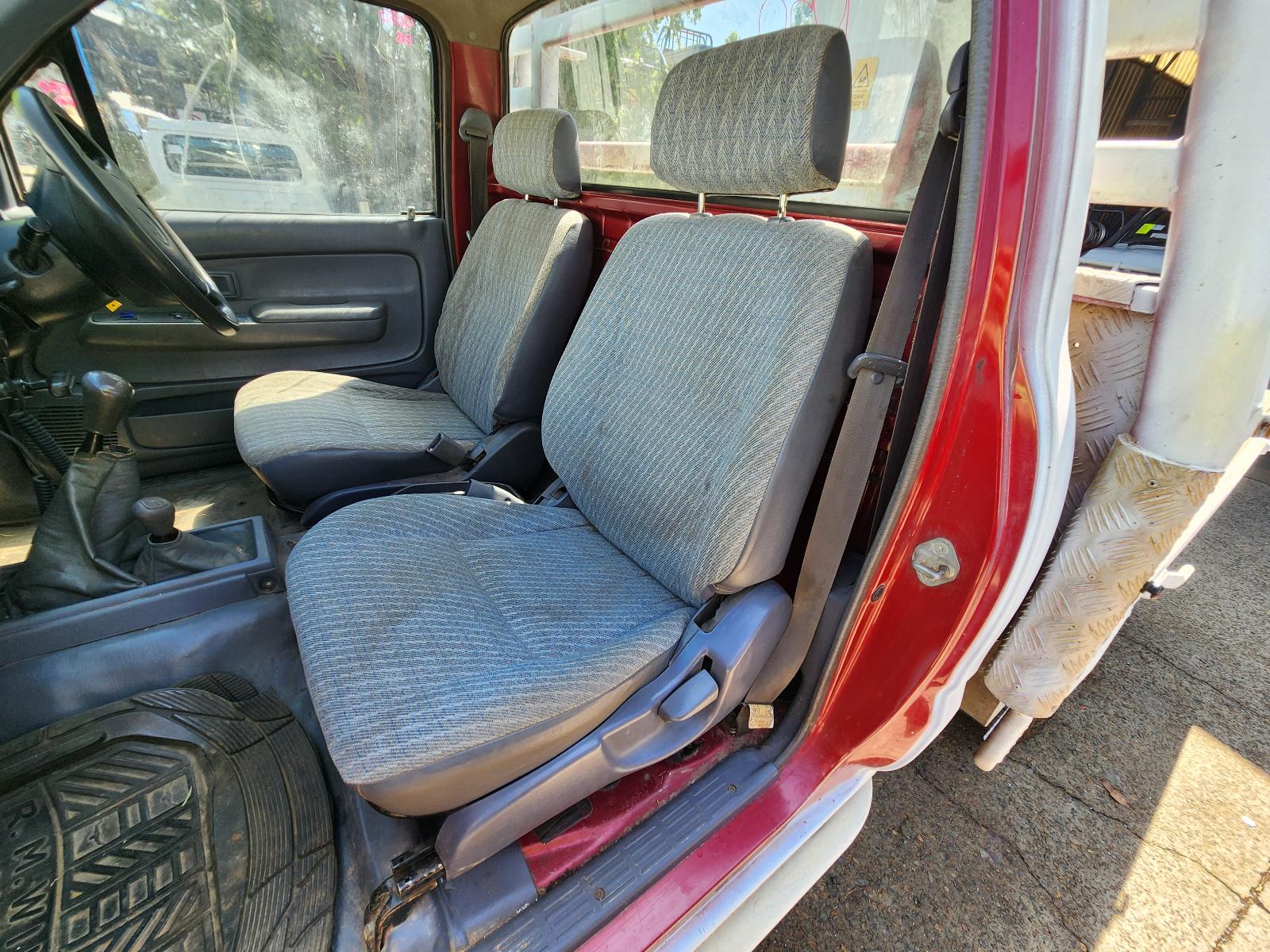 View Toyota Hilux 2005  