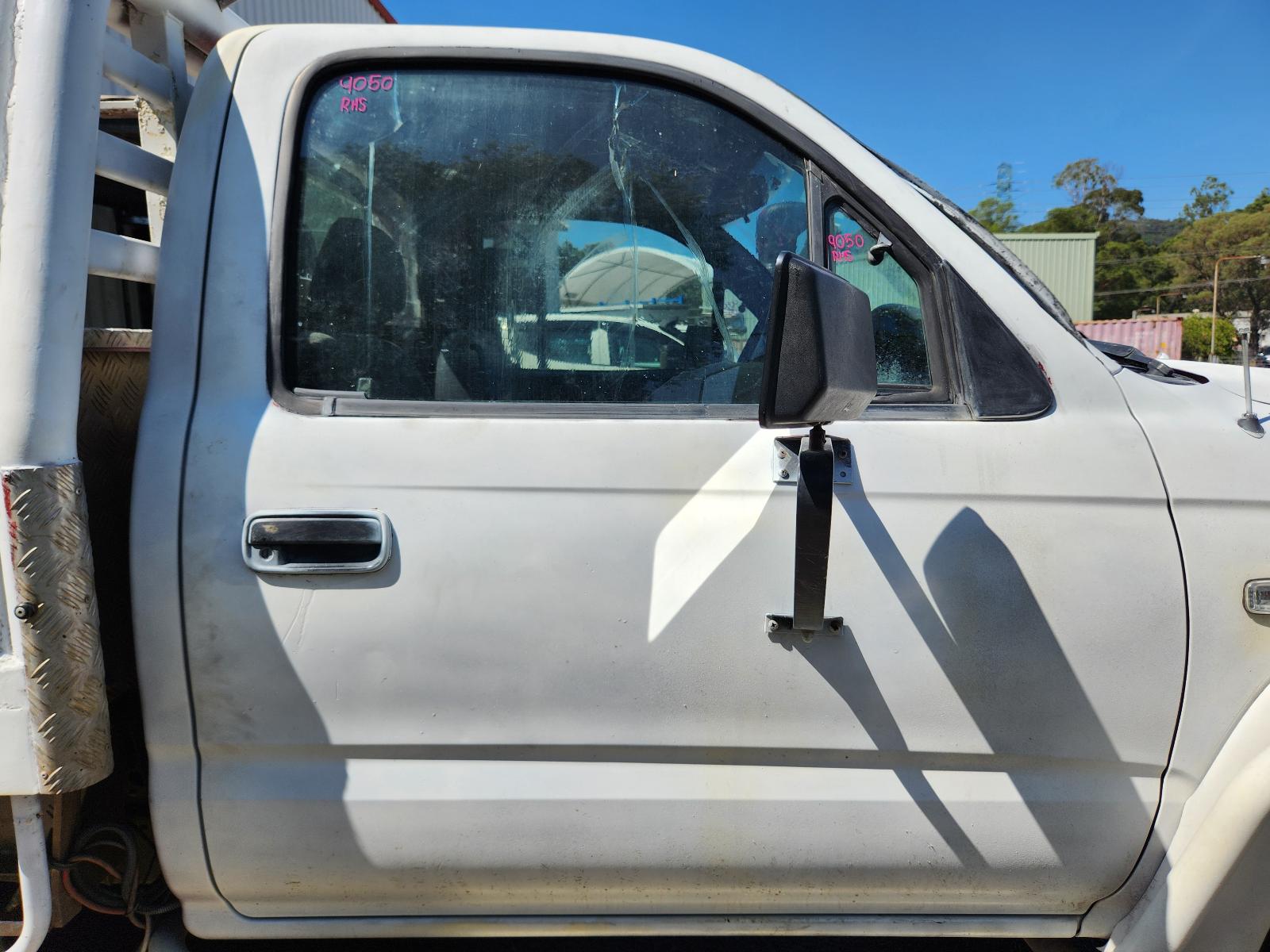 View Toyota Hilux 2005  