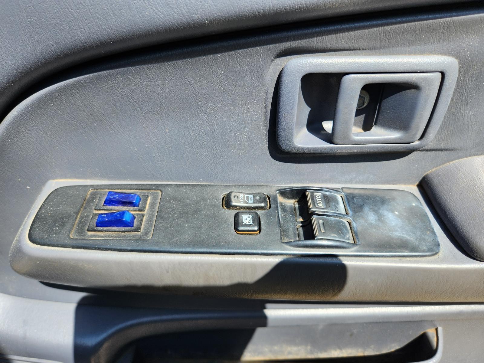 View Toyota Hilux 2005  