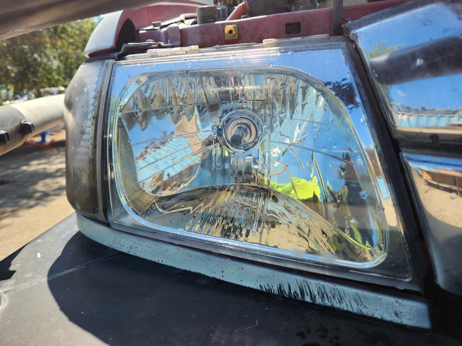 View Toyota Hilux 2005  