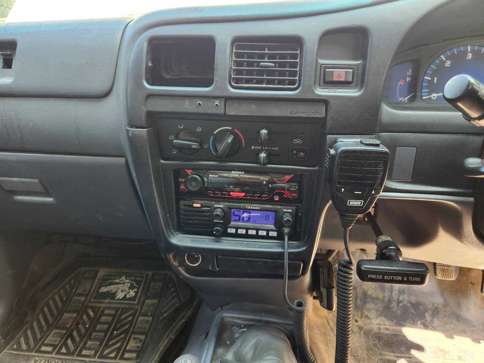 View Toyota Hilux 2005  
