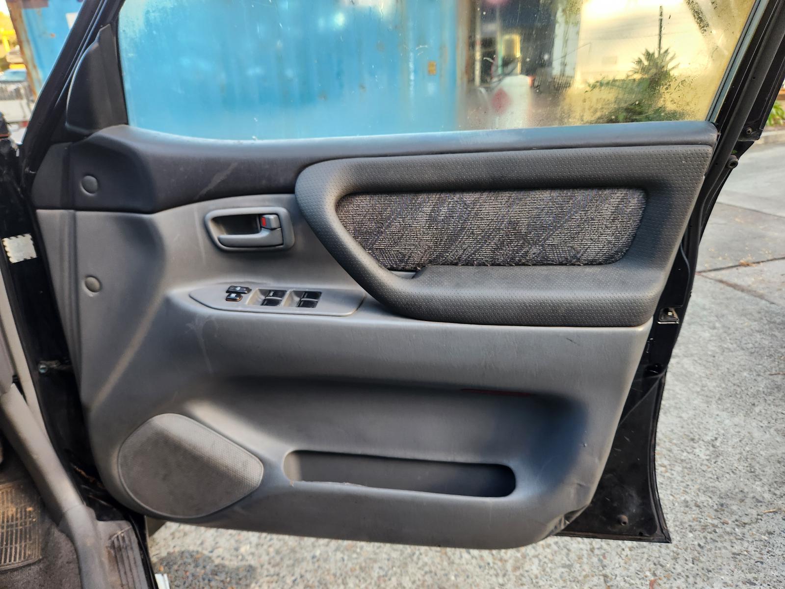 View Toyota Landcruiser 2001 4 Door Station Wagon