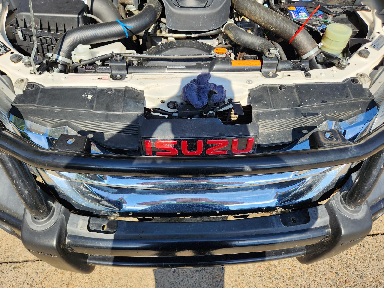 View Isuzu Mu-x 2014  