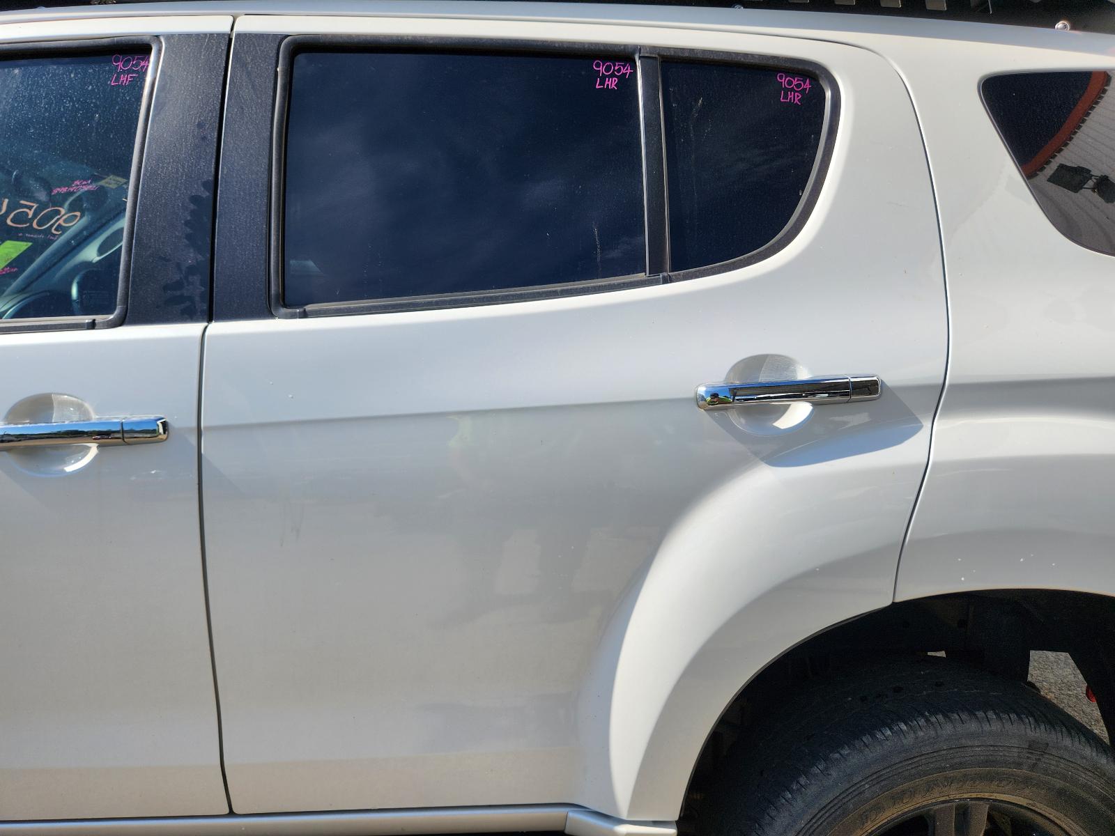 View Isuzu Mu-x 2014  