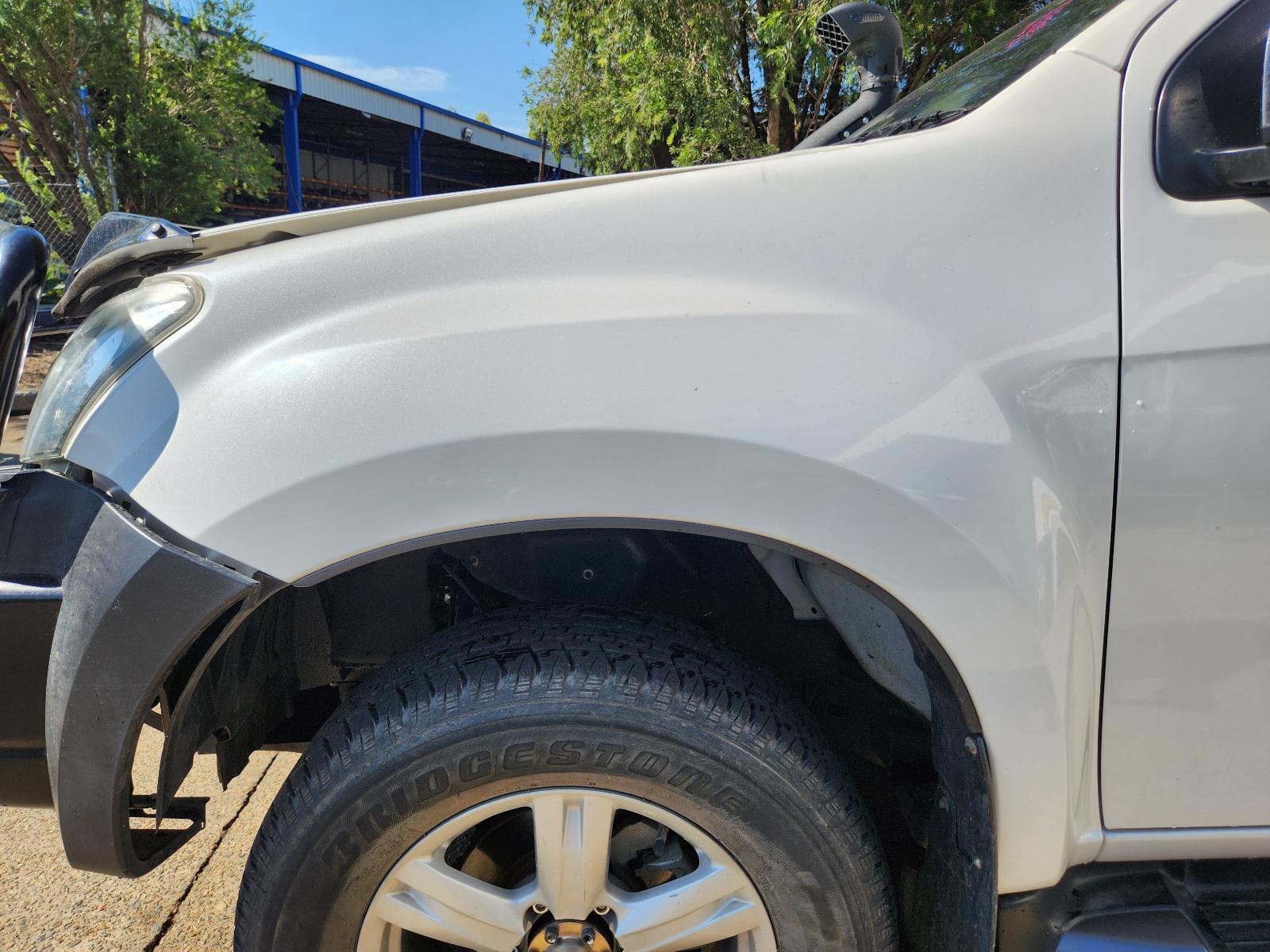 View Isuzu Mu-x 2014  