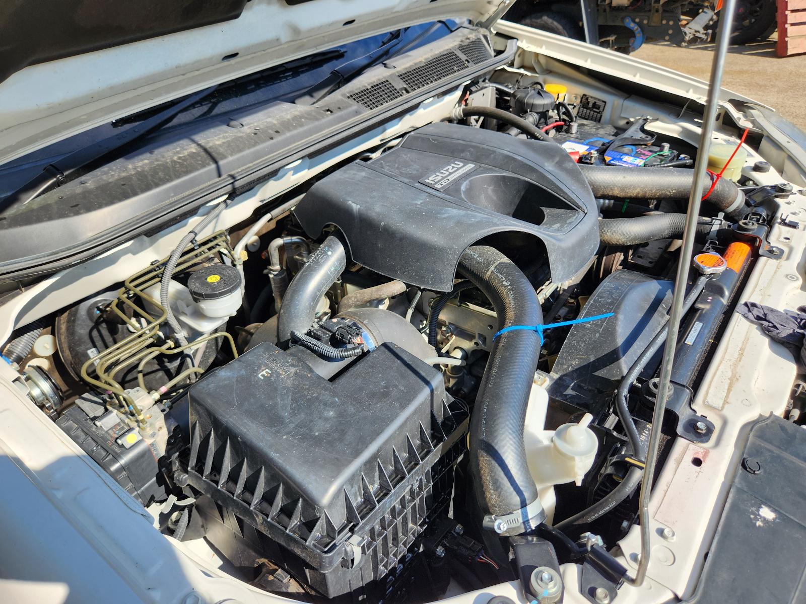 View Isuzu Mu-x 2014  