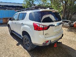 View Isuzu Mu-x 2014  