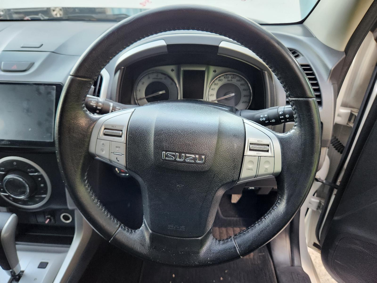 View Isuzu Mu-x 2014  