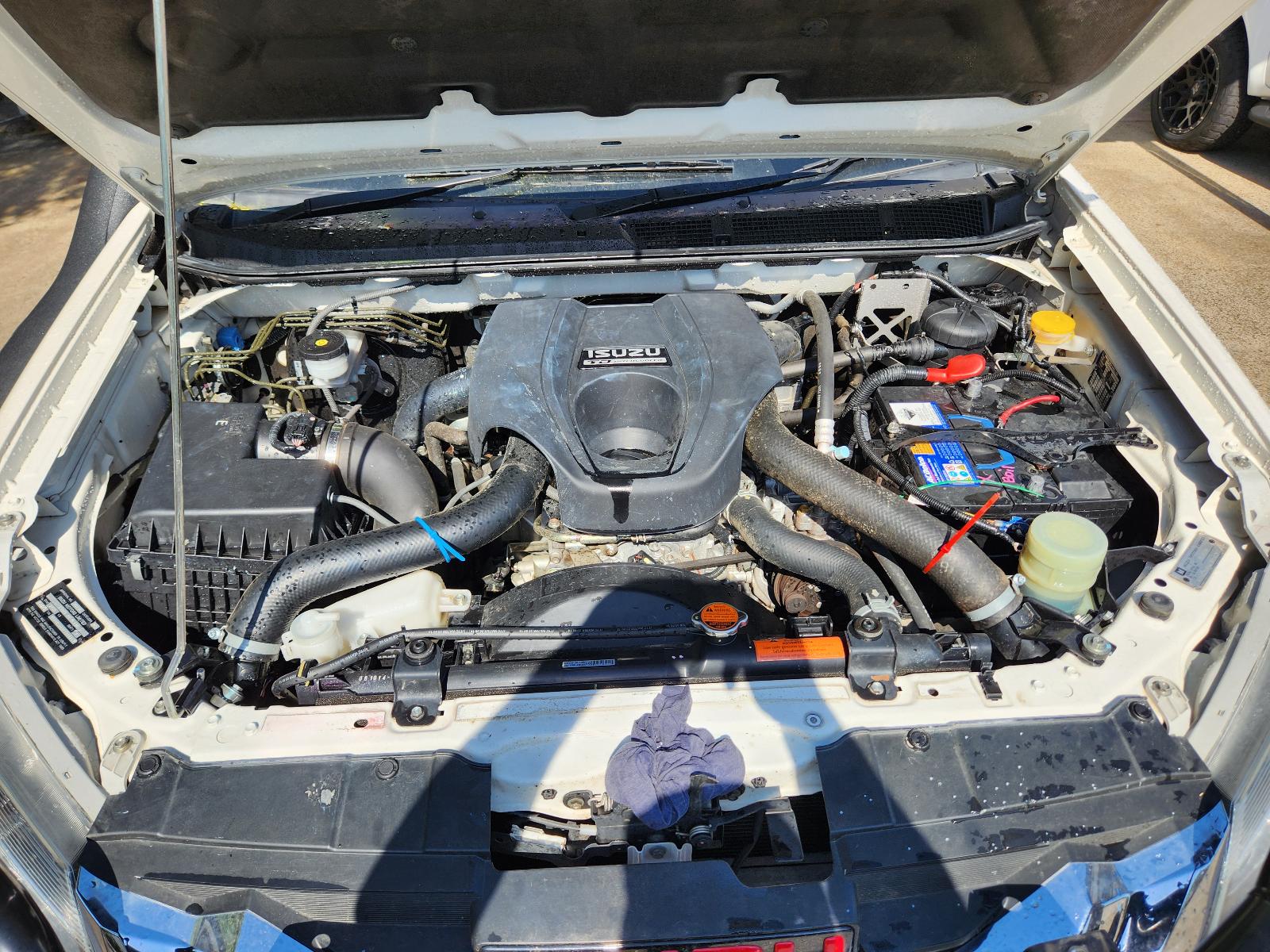 View Isuzu Mu-x 2014  