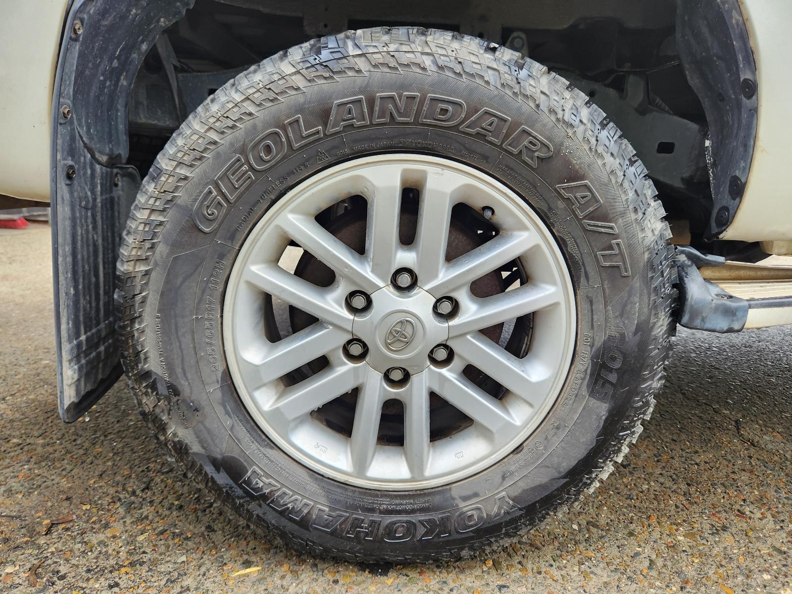 View Toyota Hilux 2015  