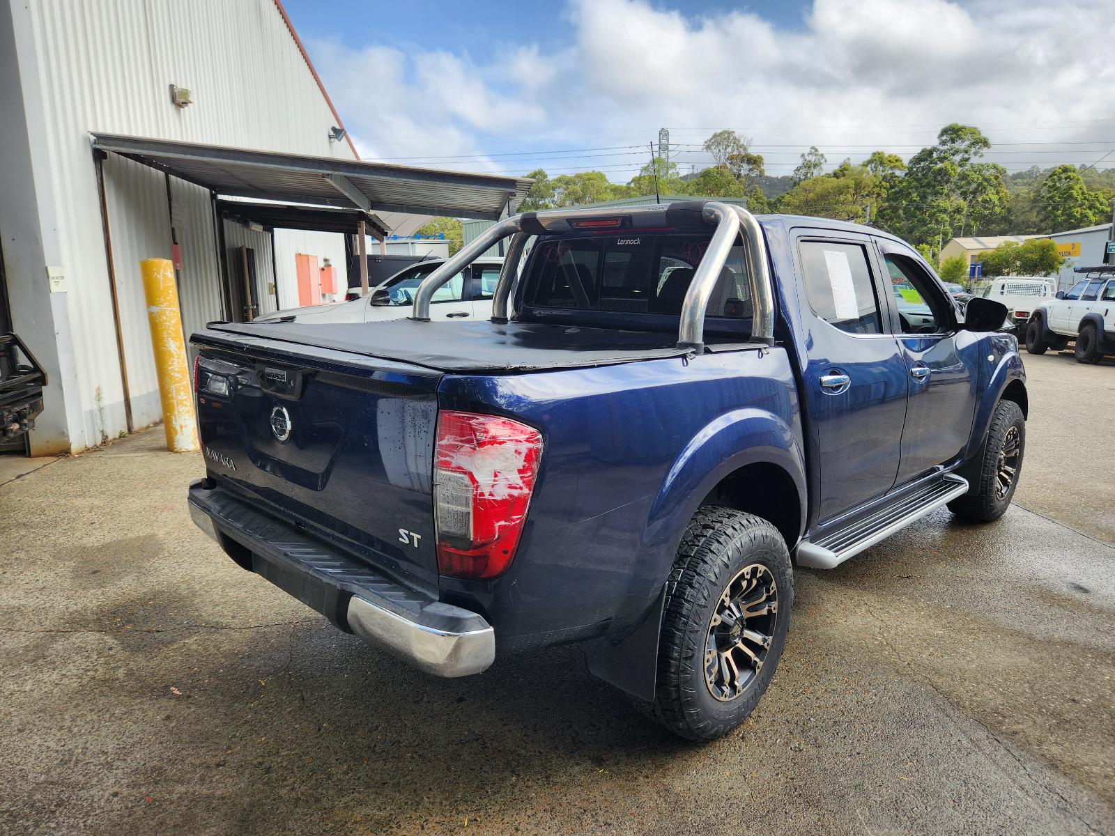 View Nissan Navara 2019  