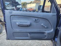 View Toyota Hilux 2004  