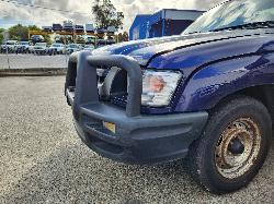 View Toyota Hilux 2004  