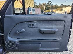 View Toyota Hilux 2004  
