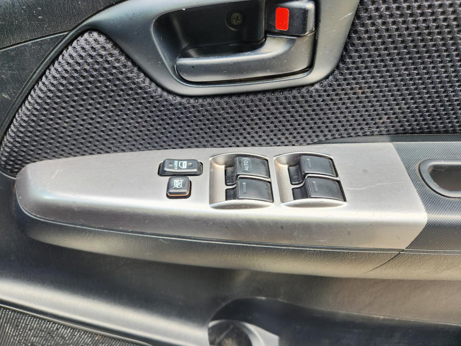 View Toyota Hilux 2014  