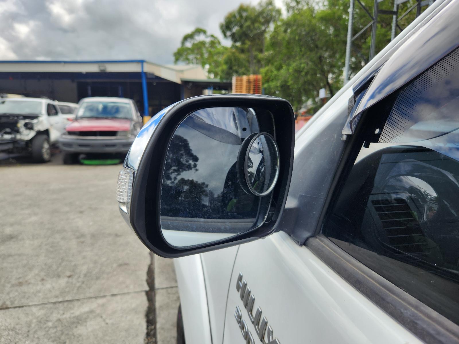 View Toyota Hilux 2014  