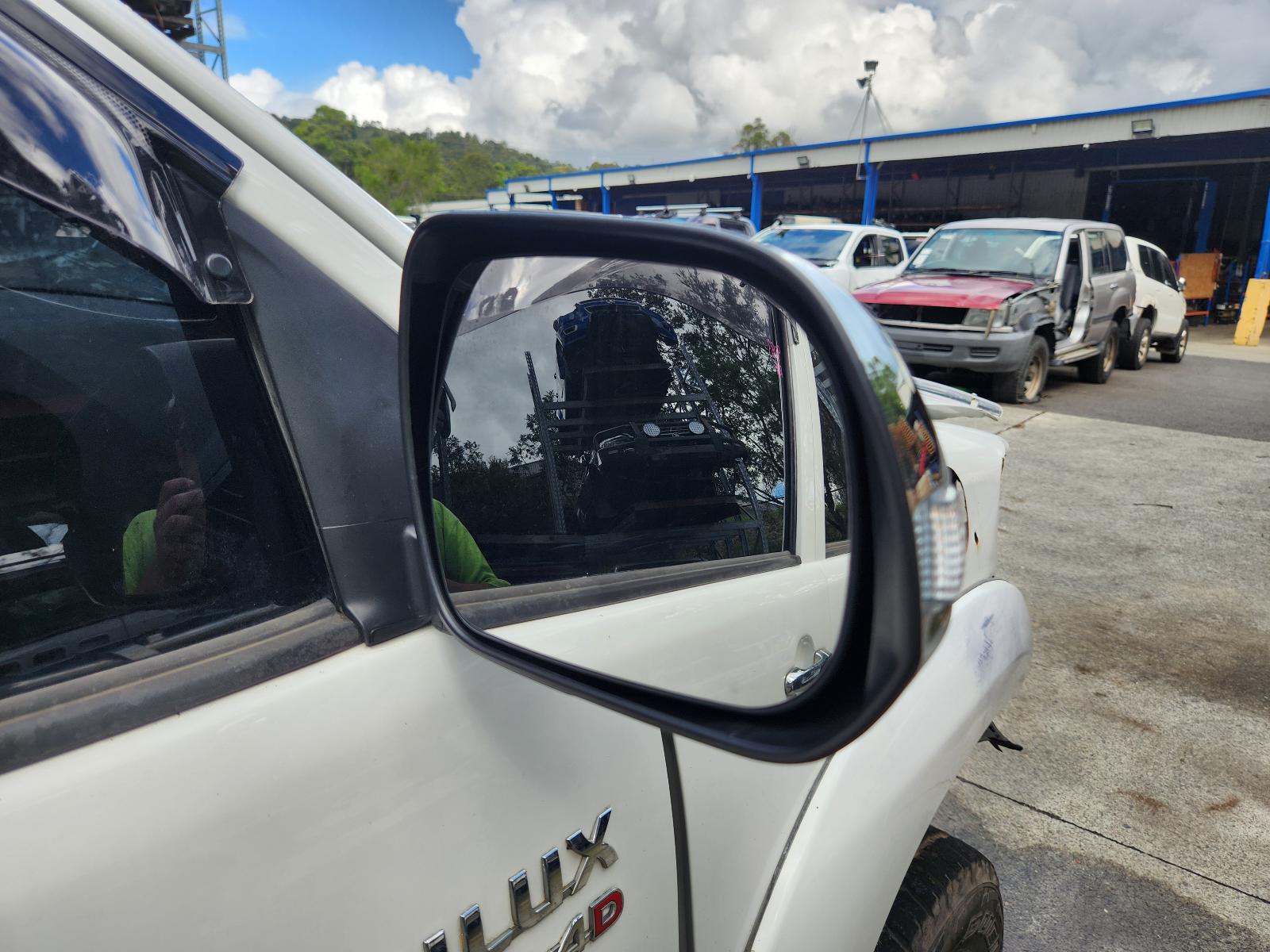 View Toyota Hilux 2014  