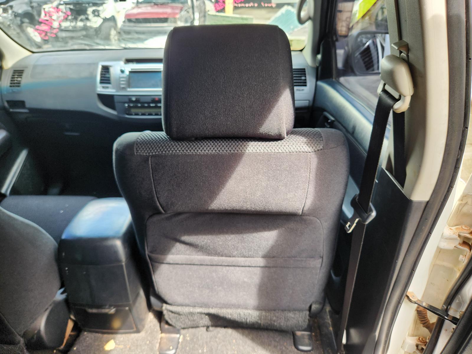 View Toyota Hilux 2014  