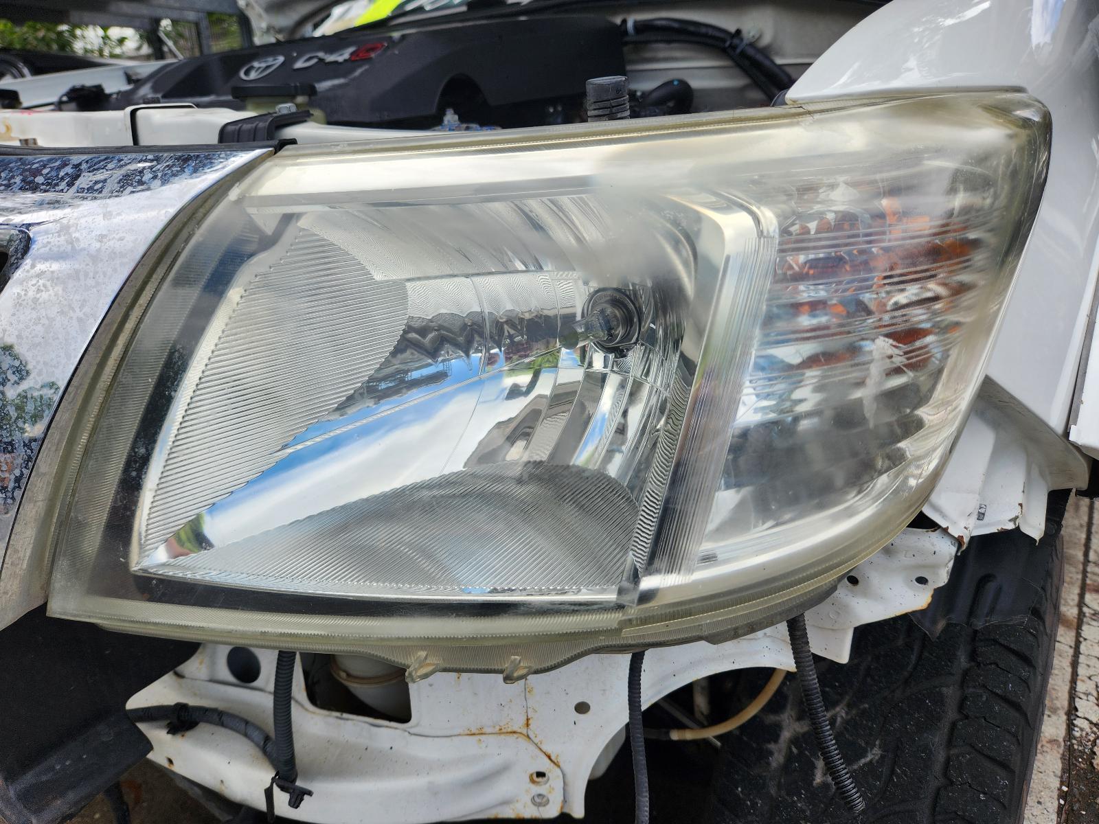 View Toyota Hilux 2014  